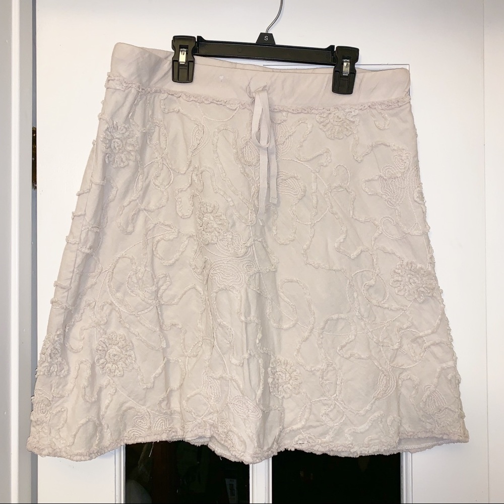Max Studio Cream Floral Tufted Skirt